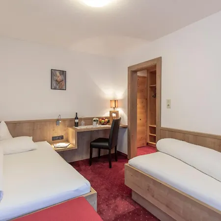 فندق مبيت وإفطار Jaqueline 3*