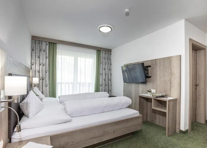 Jaqueline Ζόλντεν