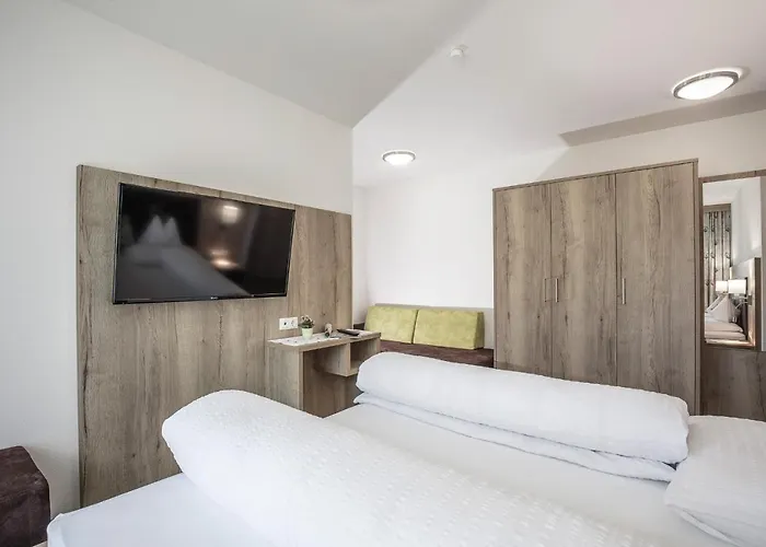 Jaqueline Bed and Breakfast 3*